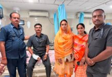 सुखबीर बादल की जान बचाने वाले इंस्पेक्टर संतोष की बहादुरी को हरसिमरत ने किया सलाम